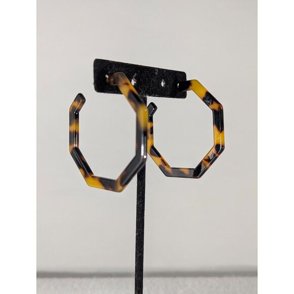 Tortoise Shell Acrylic Hoop Earrings - Picture 2 of 8